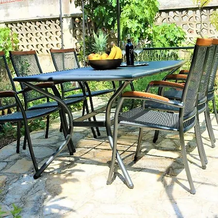 House Kovacevic 公寓