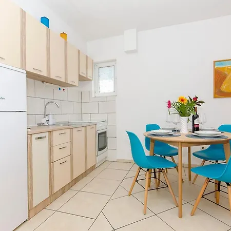 House Kovacevic Апартаменти Макарська